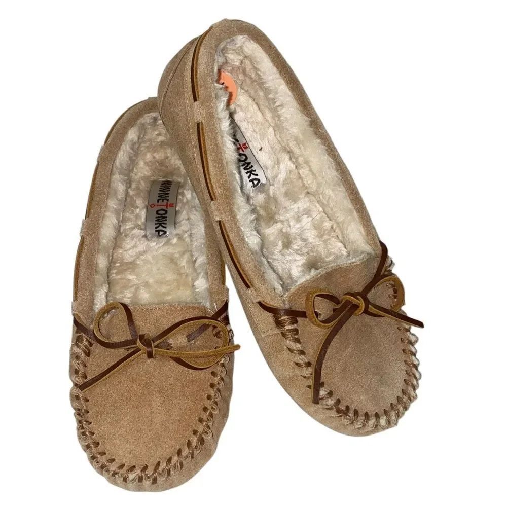 Minnetonka Cally Moccasins Tan suede w/ faux fur lining